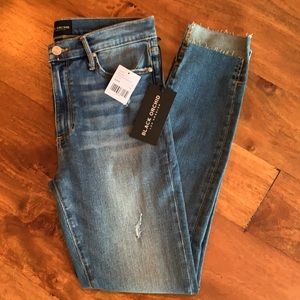 NWT Black Orchid Los Angeles Jeans, Size 26.  Distressed, ankle length.